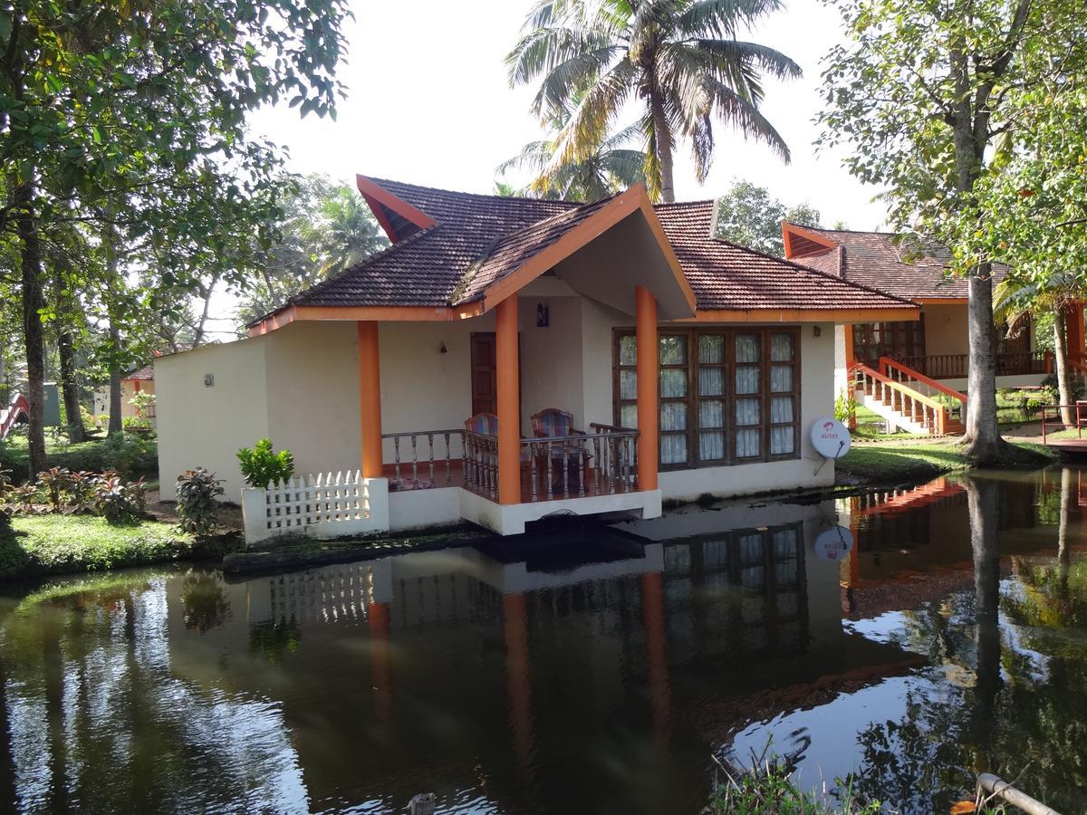 Club Mahindra كوماراكوم المظهر الخارجي الصورة