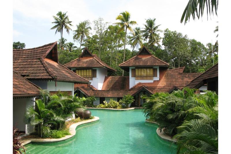 Club Mahindra كوماراكوم المظهر الخارجي الصورة