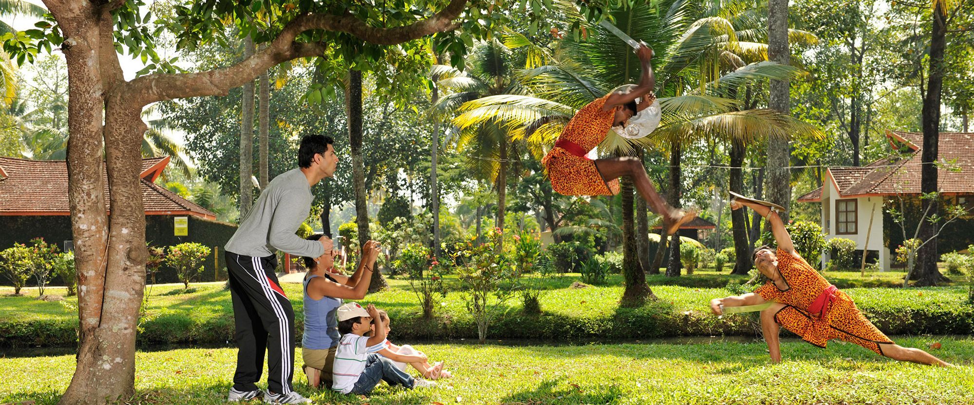 Club Mahindra كوماراكوم المظهر الخارجي الصورة